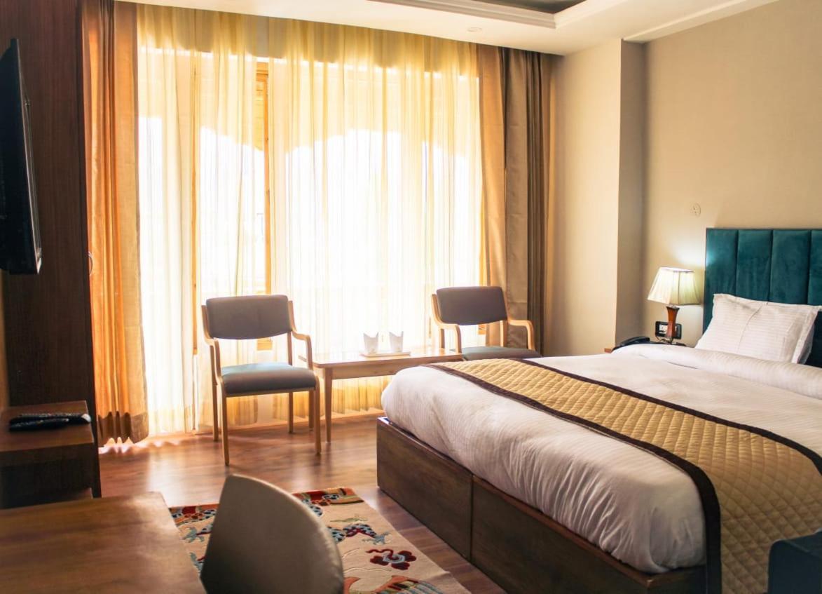 Kanishka Hotel Ladakh By Lexstays เลห์ ภายนอก รูปภาพ