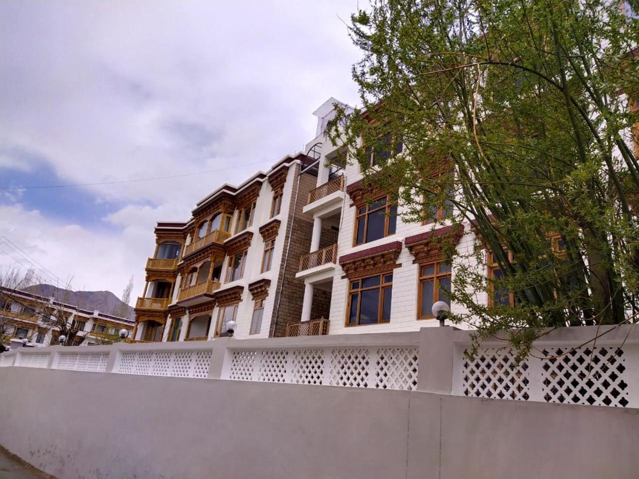 Kanishka Hotel Ladakh By Lexstays เลห์ ภายนอก รูปภาพ
