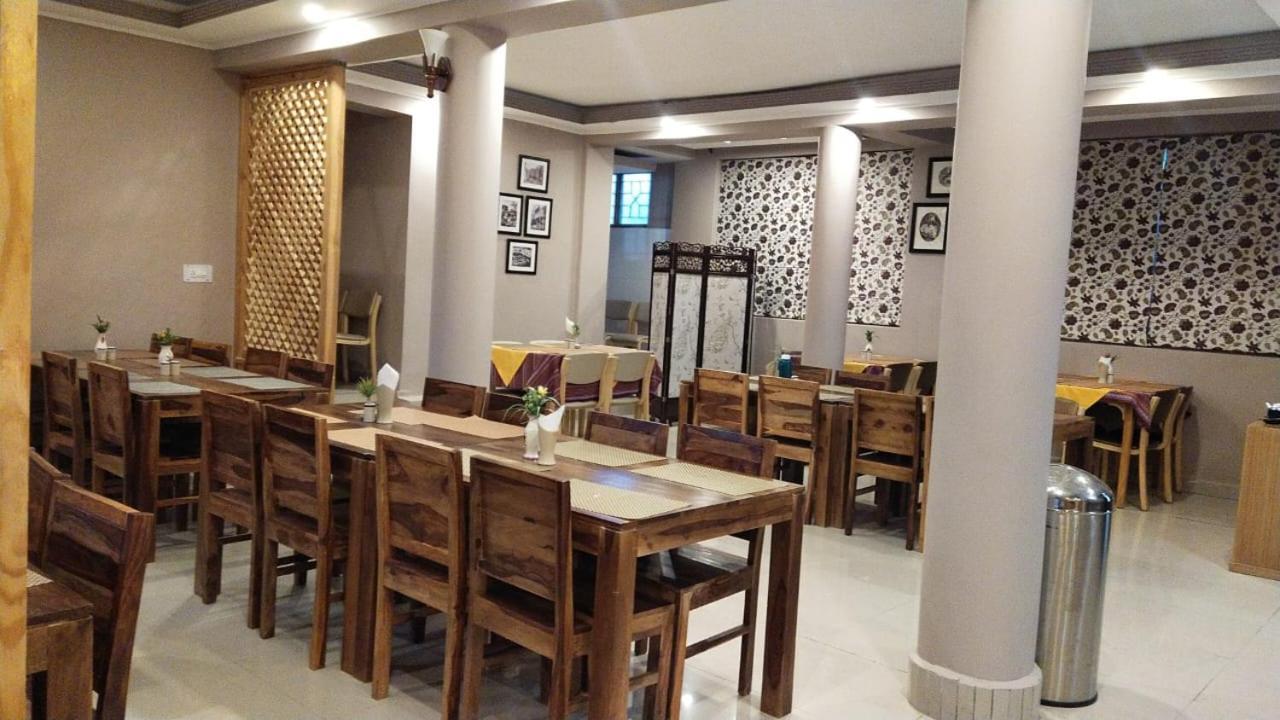 Kanishka Hotel Ladakh By Lexstays เลห์ ภายนอก รูปภาพ